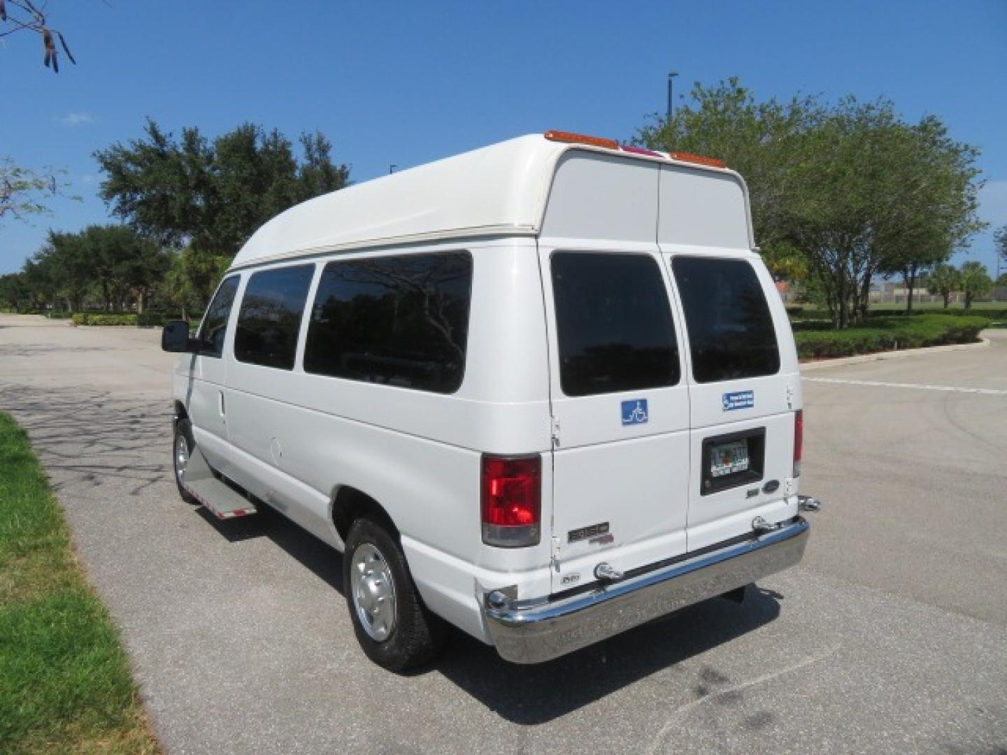 2014 White /Gray Ford E-Series Van (1FTNE1EW1ED) , Automatic transmission, located at 4301 Oak Circle #19, Boca Raton, FL, 33431, (954) 561-2499, 26.388472, -80.084045 - Photo#28